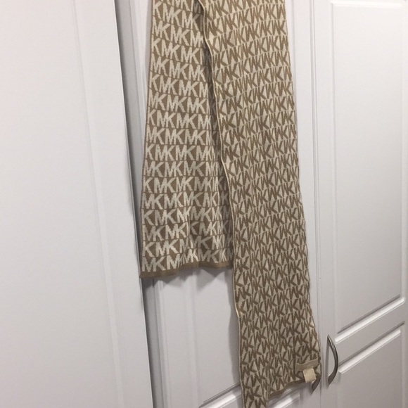 Sold - Picture 3 of 3